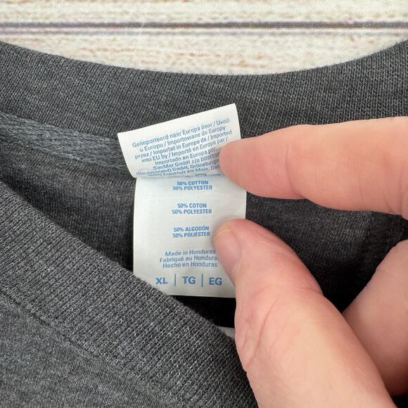 Barbie Running the Dreamhouse Crewneck Sweatshirt Womens XL Gray - Picture 6 of 8